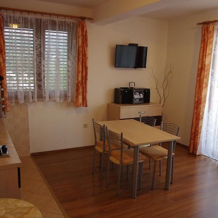 Apartments With A Parking Space Igrane, Makarska - 13535 Zimmer foto
